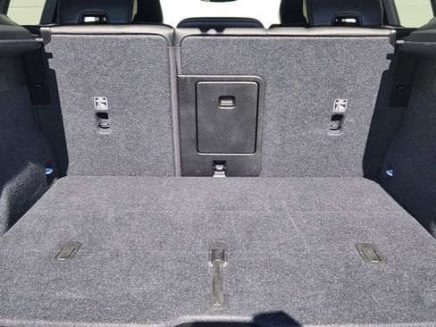 Certified 2025 Volvo XC40 B5 Plus AWD/4WD image 19