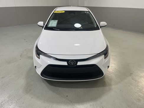 Used 2026 Toyota Corolla LE image 3