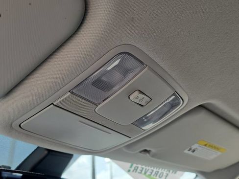 Used 2025 Kia Soul LX w/ LX Technology Package FWD image 28