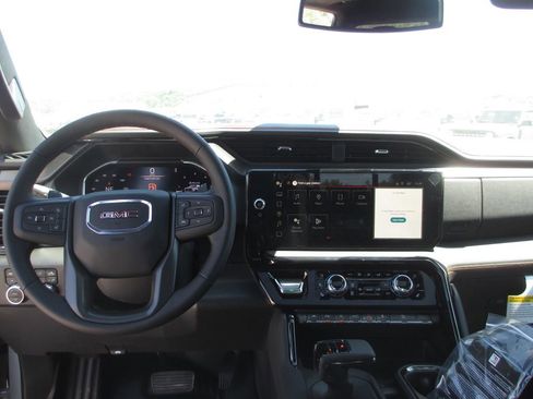 New 2026 GMC Sierra 1500 AT4 w/ AT4 Premium Package AWD/4WD image 17