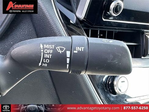 Used 2020 Toyota Corolla LE image 29