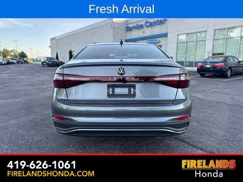 Used 2025 Volkswagen Jetta Sport FWD image 4