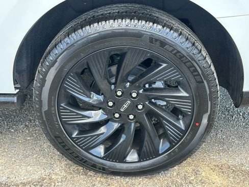 New 2026 Lincoln Navigator Reserve w/ Jet Appearance Package AWD/4WD image 5