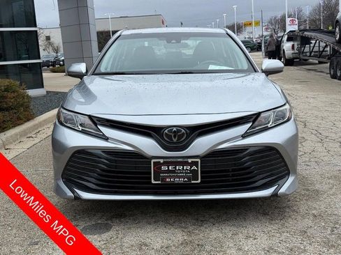 Used 2020 Toyota Camry LE image 8