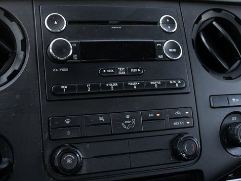 Used 2016 Ford F250 XL w/ Power Equipment Group image 31