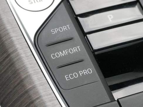 Used 2025 BMW 330i xDrive Sedan image 29