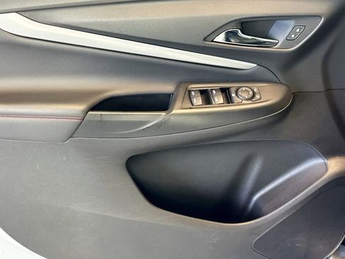 Used 2023 Chevrolet Bolt EUV LT w/ Convenience Package image 17
