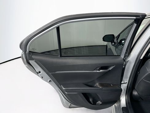 Used 2024 Toyota Camry SE image 23