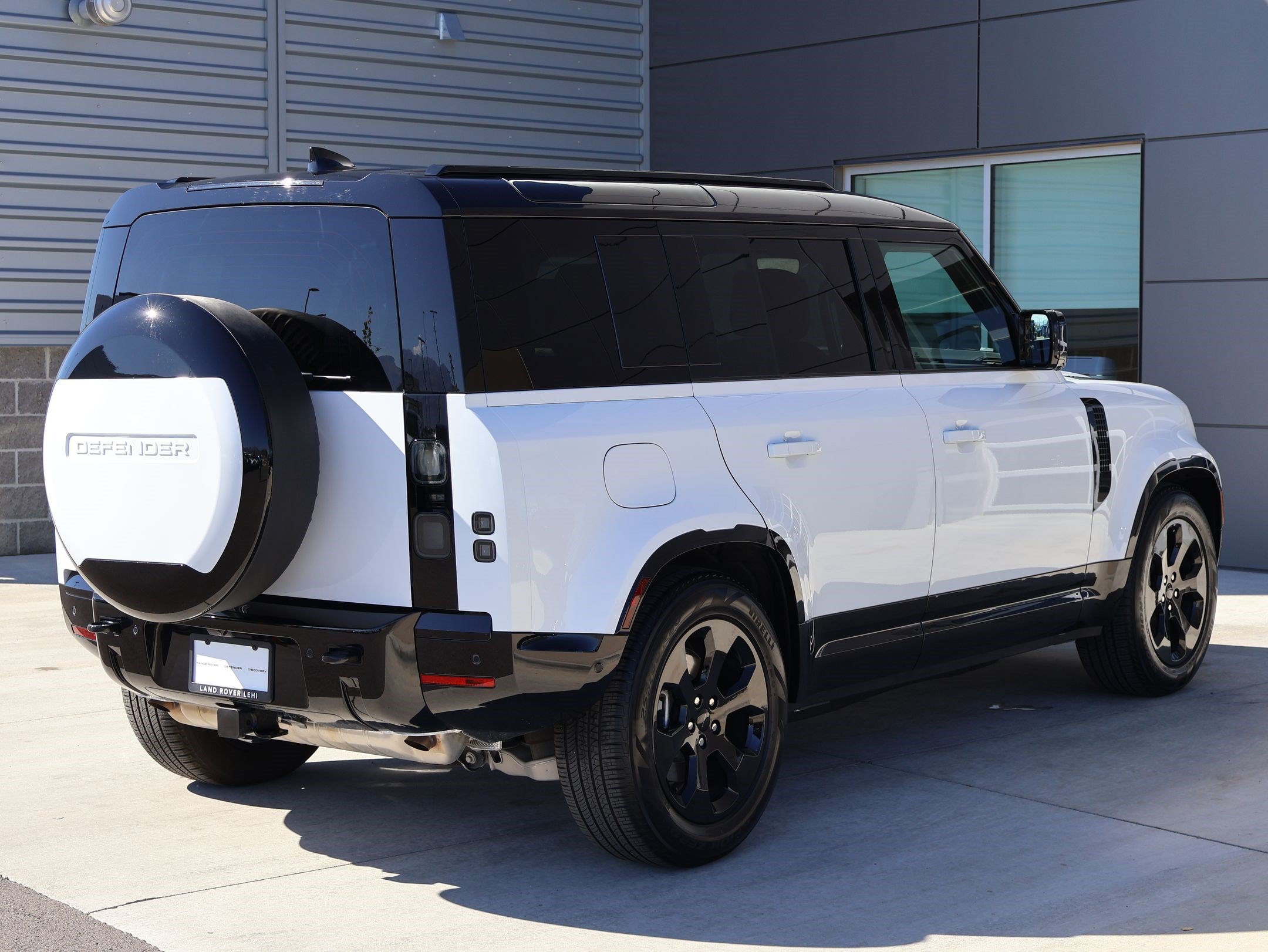 Used 2026 Land Rover Defender 110 X-Dynamic SE AWD/4WD image 7