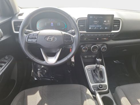 Used 2023 Hyundai Venue SEL FWD image 15