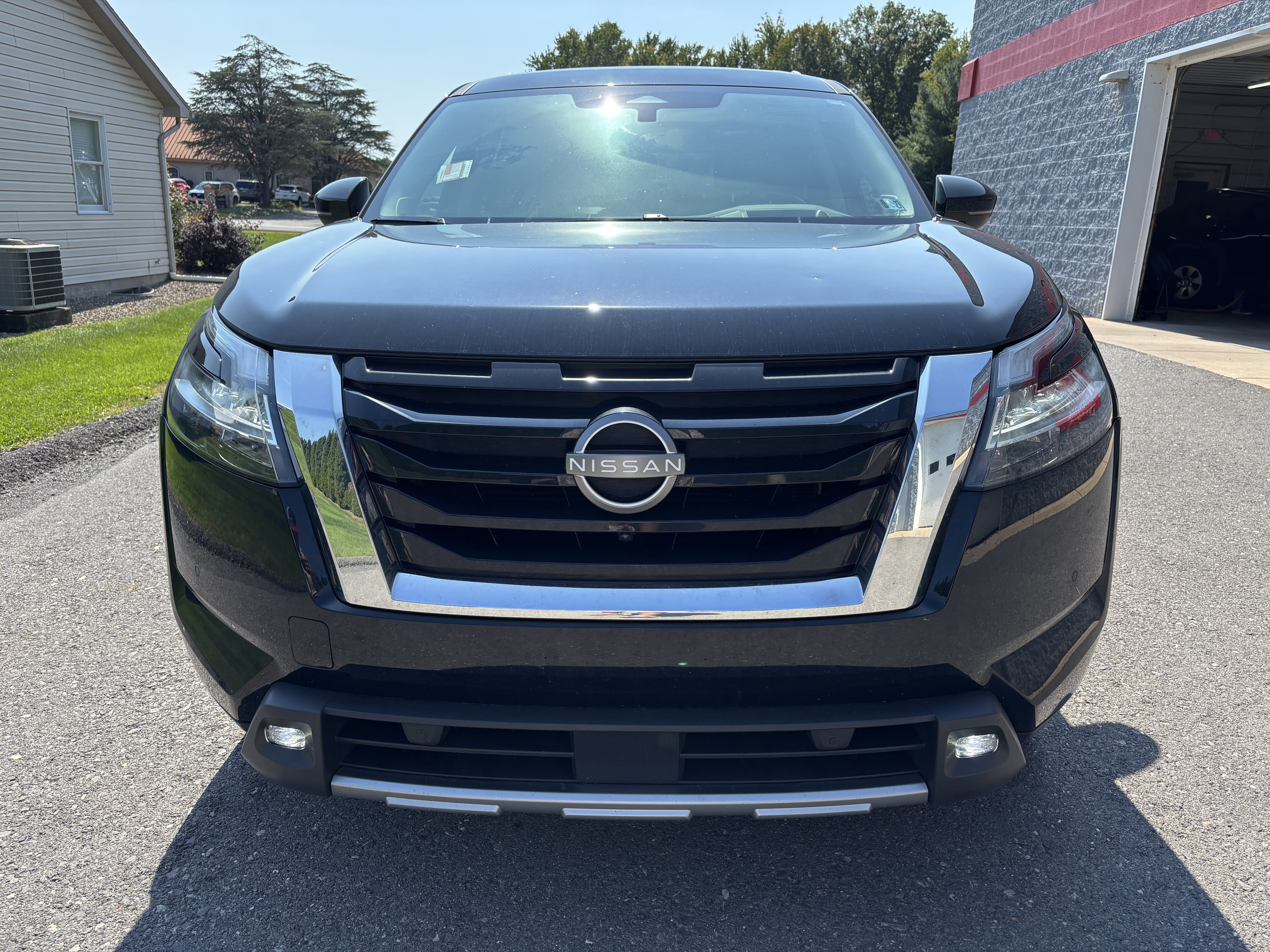 Used 2022 Nissan Pathfinder Platinum AWD/4WD image 8