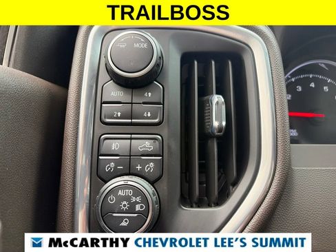 Used 2022 Chevrolet Silverado 1500 LT Trail Boss w/ Convenience Package II AWD/4WD image 10