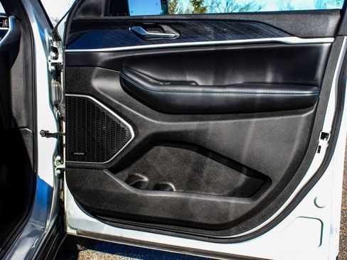 Used 2024 Jeep Grand Cherokee Trailhawk image 13