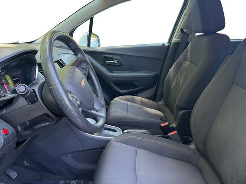 Used 2020 Chevrolet Trax LT AWD/4WD image 9