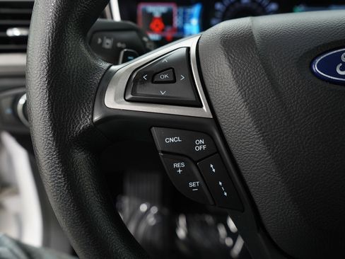 Used 2019 Ford Fusion SE image 24