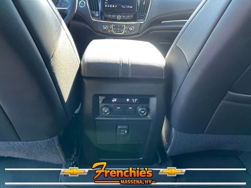 Used 2023 Chevrolet Traverse LT w/ Midnight/Sport Edition AWD/4WD image 11