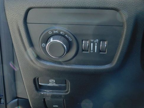 New 2026 Jeep Grand Cherokee Laredo w/ Trailer Tow Package image 21