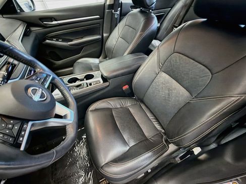 Used 2023 Nissan Altima 2.5 SL FWD image 11