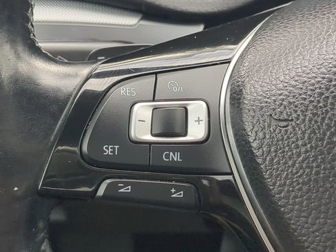 Used 2017 Volkswagen Passat 1.8T R-Line image 25