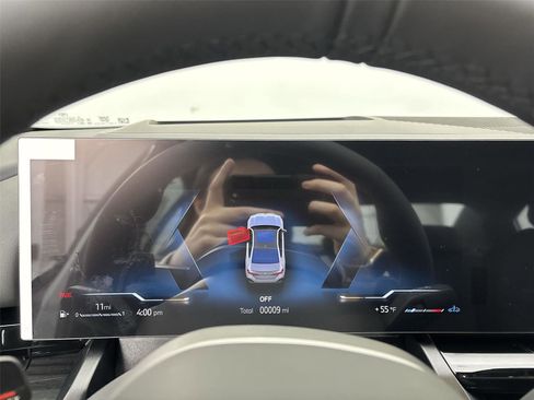 New 2026 BMW 530i xDrive w/ M Sport Package image 28