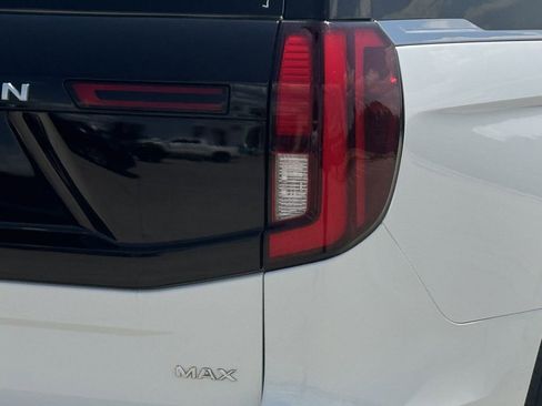 Used 2025 Ford Expedition Max Platinum AWD/4WD image 12