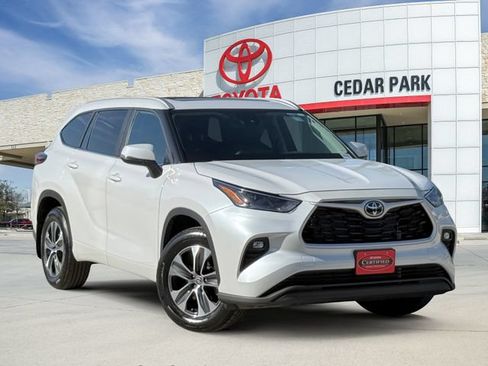 Used 2026 Toyota Highlander XLE AWD/4WD image 1