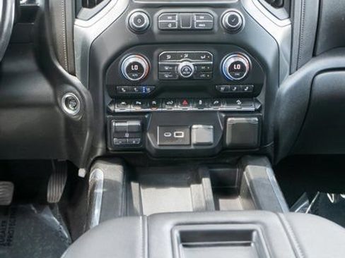 Used 2020 Chevrolet Silverado 1500 LTZ w/ LTZ Premium Package AWD/4WD image 16