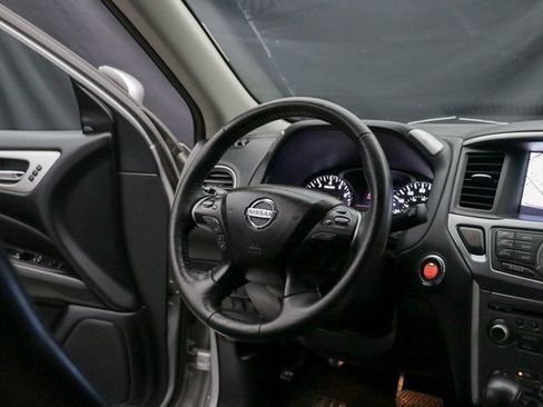 Used 2020 Nissan Pathfinder SL image 8