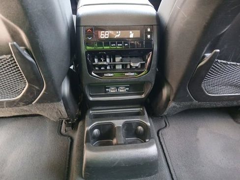 Used 2023 Jeep Grand Cherokee L Laredo RWD image 15