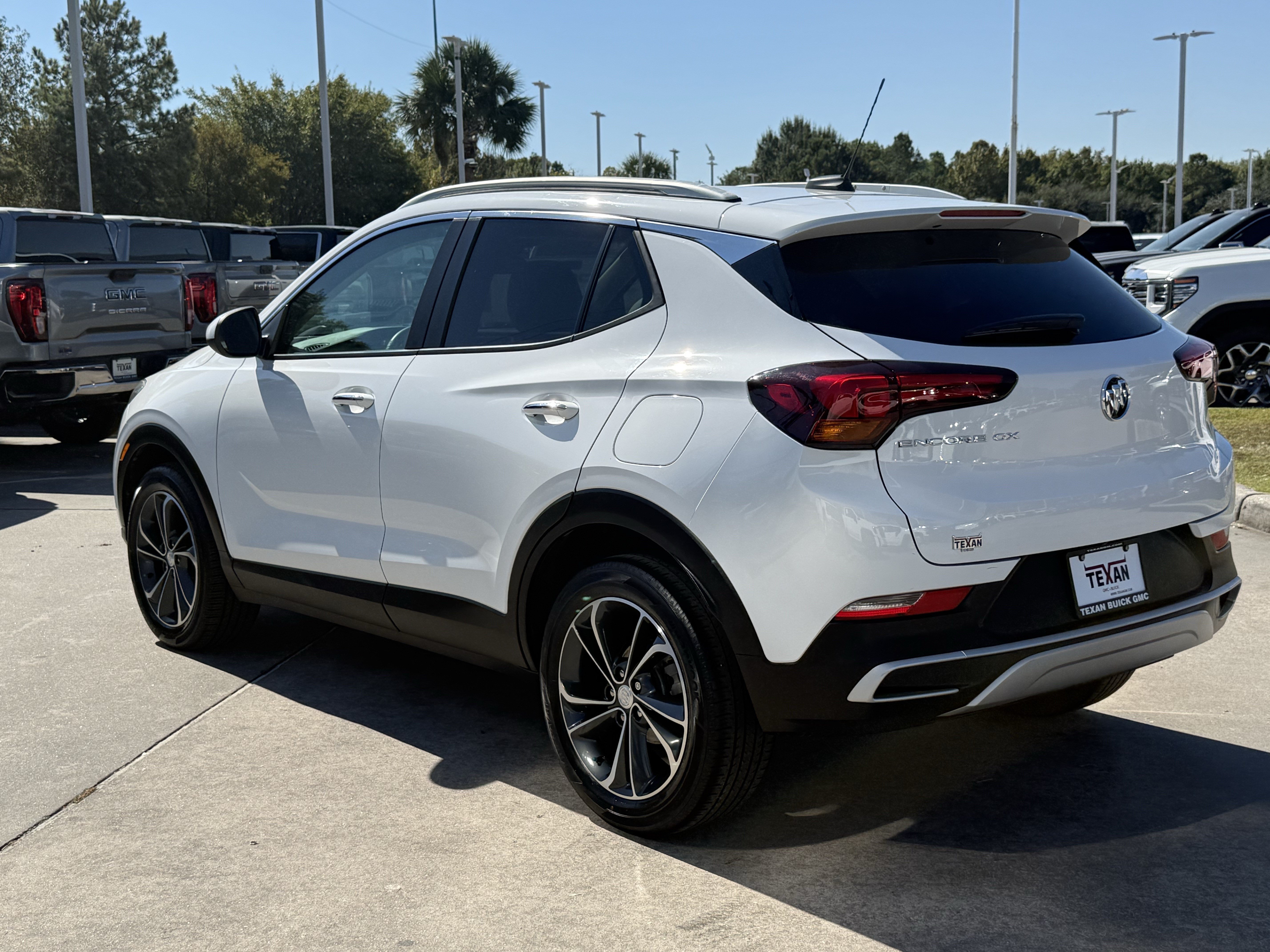 Used 2023 Buick Encore GX Select FWD image 7