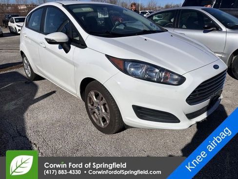 Used 2015 Ford Fiesta SE image 3