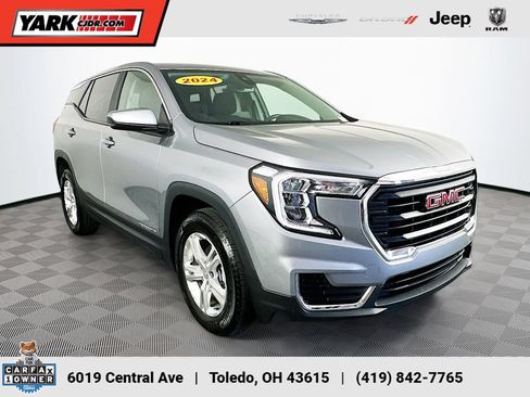 Used 2024 GMC Terrain SLE FWD image 1
