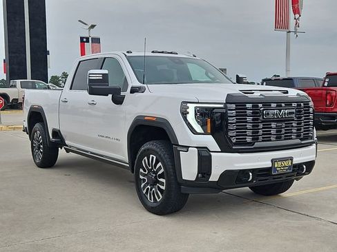 Used 2025 GMC Sierra 2500 Denali Ultimate AWD/4WD image 8