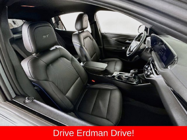 Used 2024 Buick Envista Sport Touring w/ Convenience I Package FWD image 23