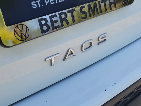 Used 2024 Volkswagen Taos S FWD image 5