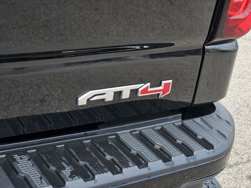 Used 2023 GMC Sierra 1500 AT4 w/ AT4 Premium Package image 8