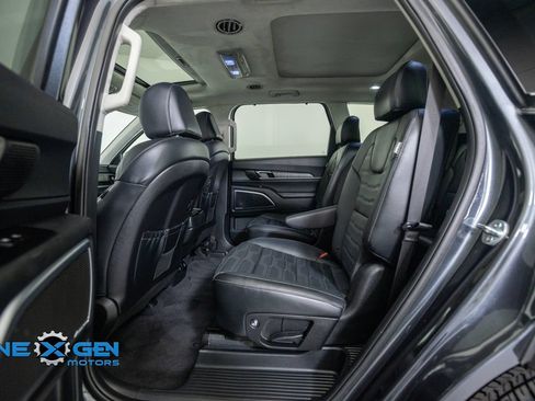 Used 2024 Kia Telluride SX Prestige w/ Towing Package AWD/4WD image 28