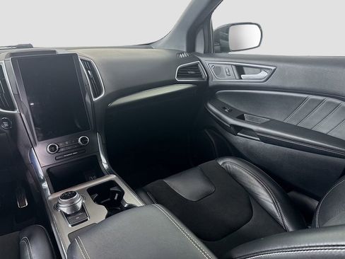 Used 2021 Ford Edge ST image 23