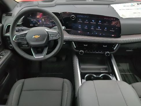 New 2026 Chevrolet Suburban LS image 4