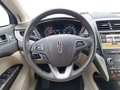 Used 2018 Lincoln MKC Premiere image 12