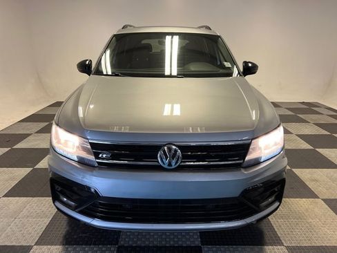 Used 2021 Volkswagen Tiguan SE R-Line image 2