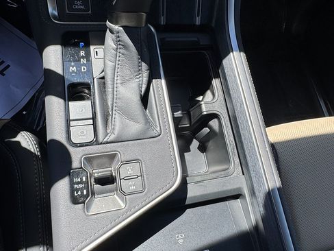 Used 2026 Lexus GX 550 AWD/4WD image 11