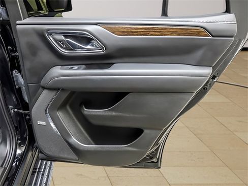 Used 2023 Chevrolet Tahoe High Country w/ Premium Package image 32