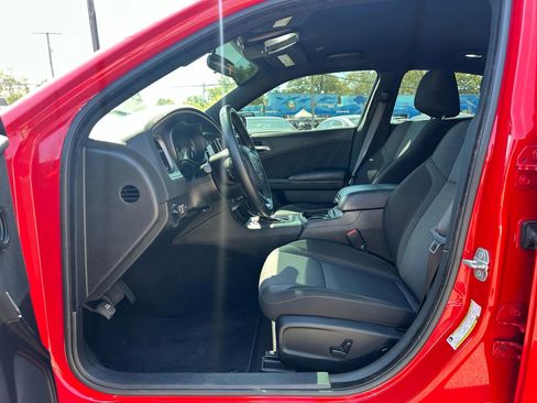 Used 2020 Dodge Charger SXT w/ Blacktop Package image 12
