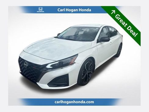 Used 2023 Nissan Altima 2.5 SR FWD image 1