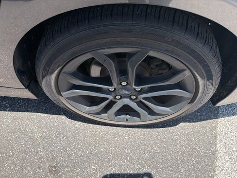 Used 2019 Ford Fusion SE w/ Equipment Group 151A FWD image 12