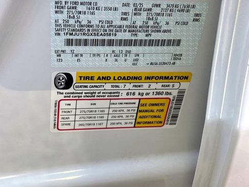 Used 2025 Ford Expedition Tremor AWD/4WD image 32