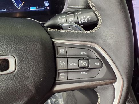 Used 2024 Jeep Grand Cherokee Limited AWD/4WD image 27