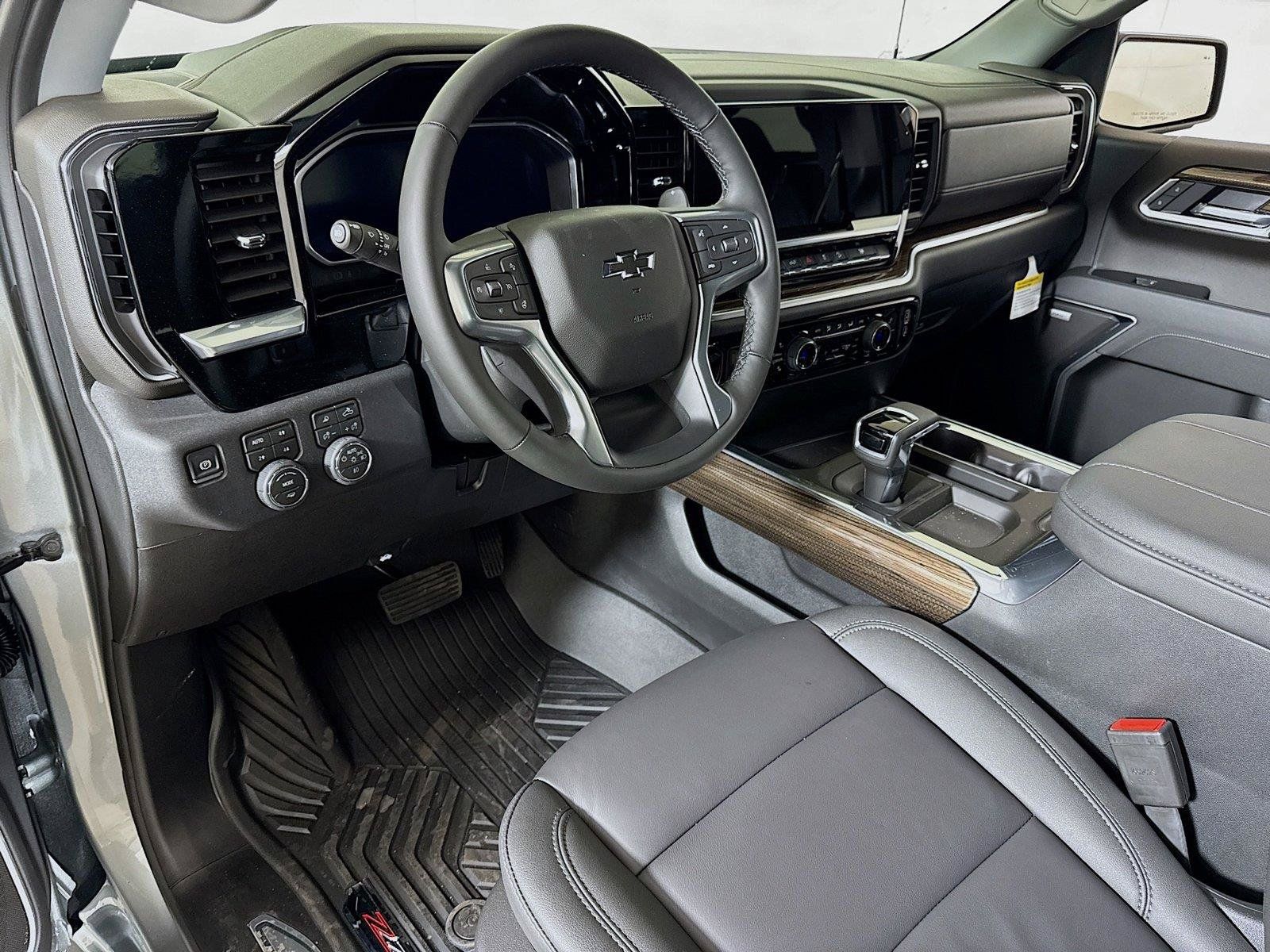 New 2026 Chevrolet Silverado 1500 RST w/ Dark Appearance Package AWD/4WD image 5