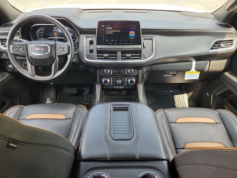 Used 2023 GMC Yukon AT4 AWD/4WD image 12